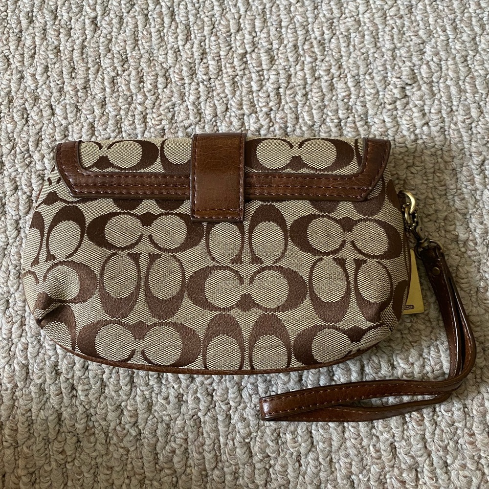 Vintage Coach Clutch - Picture 2 of 3